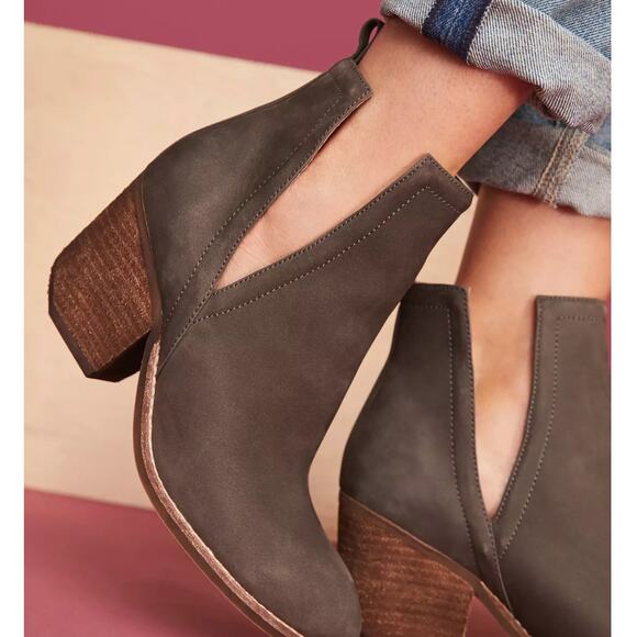 Jeffrey Campbell Orwell Gray Suede Leather Ankle Boots Size 9-Western - Picture 1 of 10